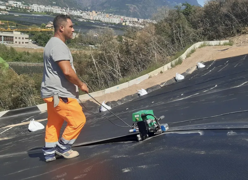 COMON 3 automate pour soudage plastique de géomembrane de la marque BAK à Paris, Lyon et toute la France