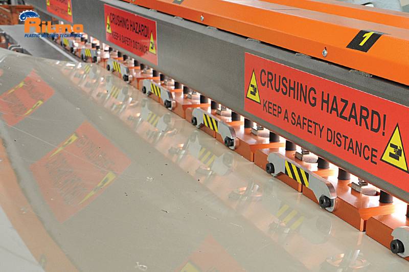 Soudeuse de plaques pneumatique POLYFUSION 3 de la marque RITMO disponible à Paris, Lyon et dans toute la France