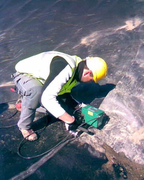 COMON 2 automate de soudage plastique pour géomembranes de la marque BAK disponible à Paris, Lyon et dans toute la France