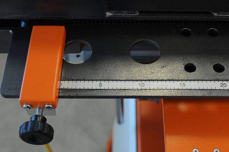 Soudeuse de plaques manuelle POLYFUSION 1-25 de la marque RITMO disponible à Paris, Lille et dans toute la France