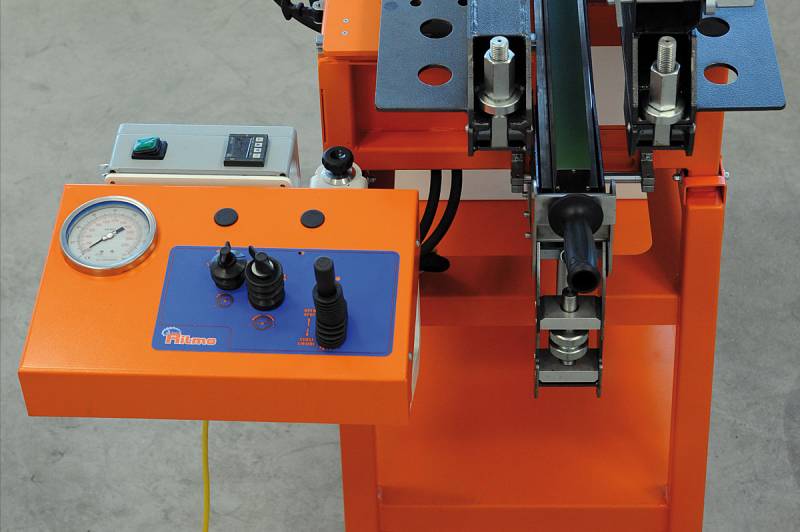 Soudeuse de plaques manuelle POLYFUSION 1-25 de la marque RITMO disponible à Paris, Lille et dans toute la France